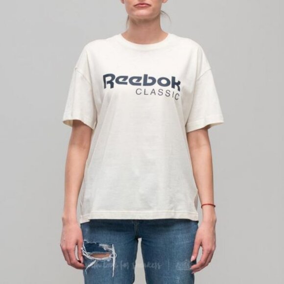 Reebok Classic T-shirt Reebok Elevated Tee Graphic Logo Oversized Fit Top Shirt - Picture 1 of 7